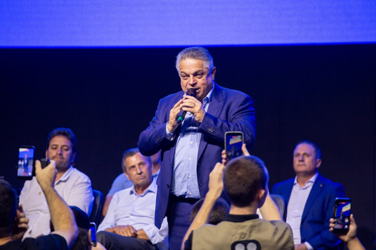 João Rodrigues deixa Prefeitura de Chapecó e lança pré-candidatura ao governo de Santa Catarina 11 João Rodrigues renuncia à Prefeitura de Chapecó, anuncia pré-candidatura ao governo de Santa Catarina e reúne lideranças políticas em evento com críticas à gestão estadual.