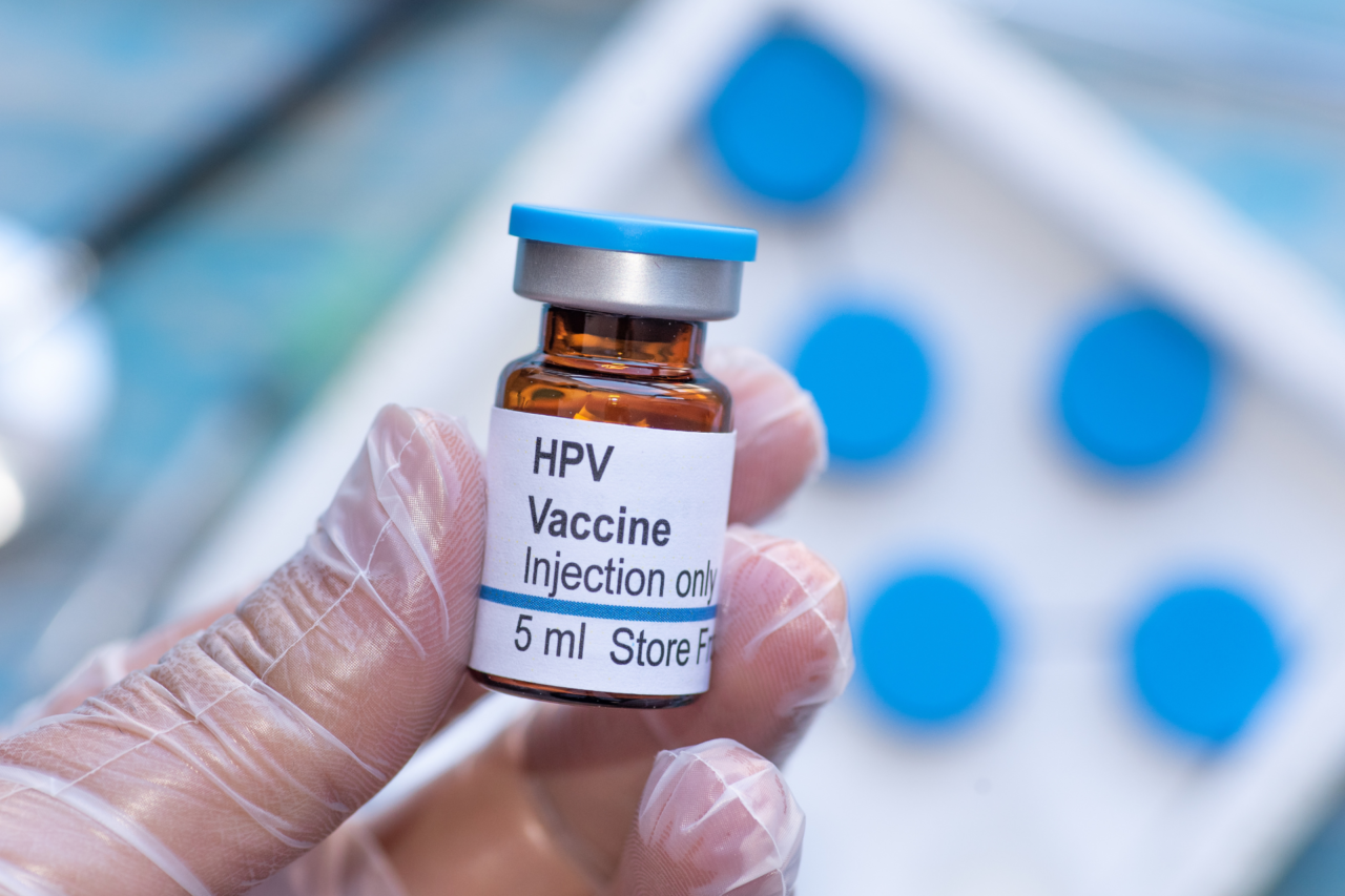 Lei garante até três dias de folga remunerada para exames de HPV e amplia ações de prevenção 3 Nova lei permite até três dias de ausência remunerada para exames de HPV e obriga empresas a promoverem ações de conscientização e vacinação.