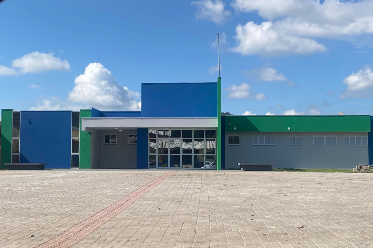 O cronograma previa inaugura&ccedil;&atilde;o em abril, contudo devido a alguns entraves na organiza&ccedil;&atilde;o e necessidade de m&oacute;veis sob medida a data foi revista