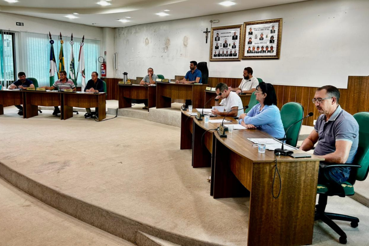 Vereador anuncia recursos para asfaltamento e obras no interior de Flor da Serra do Sul 4 crys 29 2