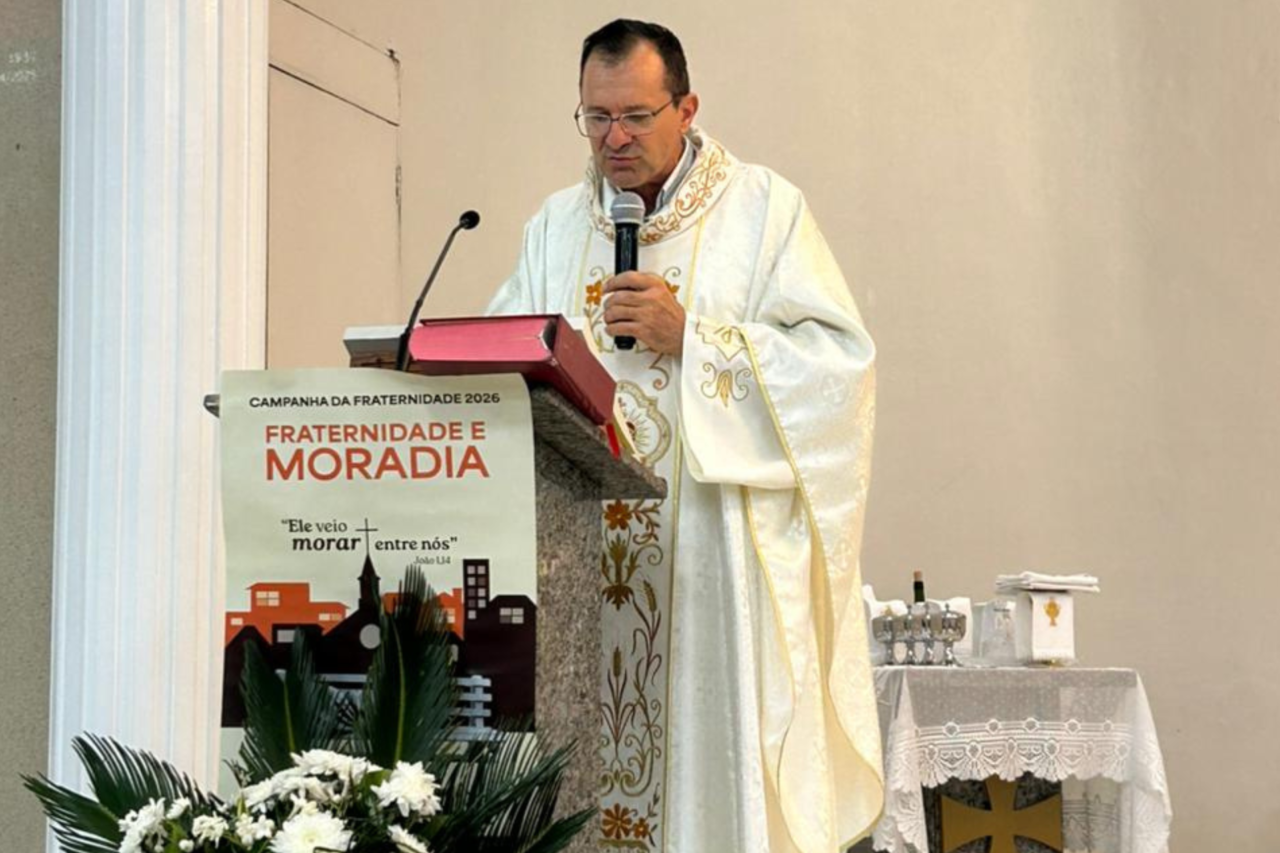 Milhares de fiéis lotam as ruas da Tri Fronteira durante a 47ª Via Sacra 6 Como em anos anteriores, milhares de fiéis lotaram as ruas para acompanhar a encenação da morte e ressurreição de Jesus Cristo