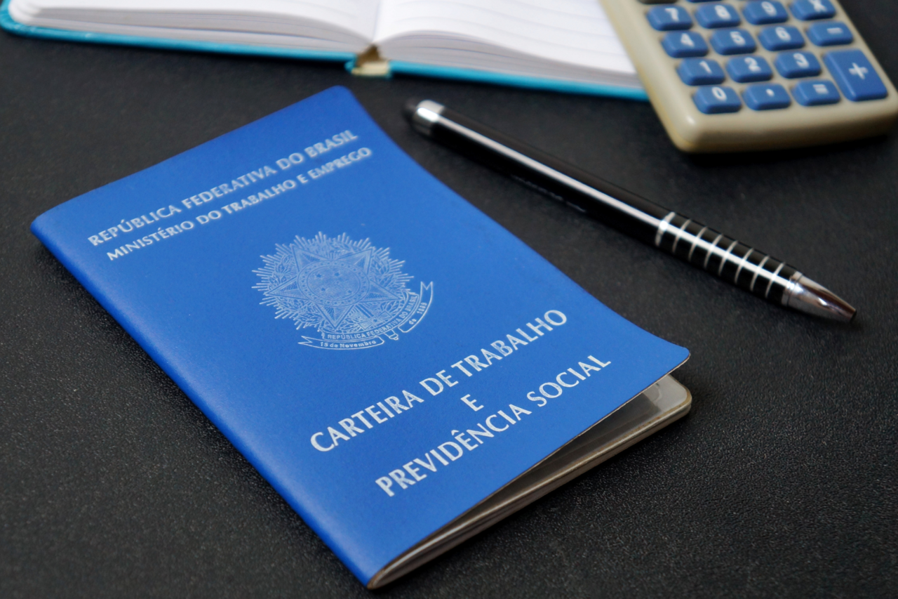 Nova lei garante até 3 dias de folga para exames preventivos 3 Lei 15.377 entra em vigor e permite até três dias de ausência sem desconto para exames de câncer e HPV, além de obrigar empresas a informar campanhas de saúde.