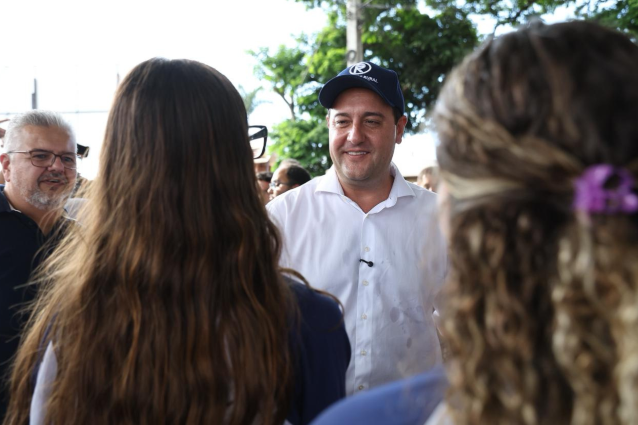 Pesquisa aponta Ratinho Junior como governador mais bem avaliado do Brasil 3 Levantamento do Instituto Veritá indica Ratinho Júnior com 84% de aprovação, liderando ranking nacional entre governadores.