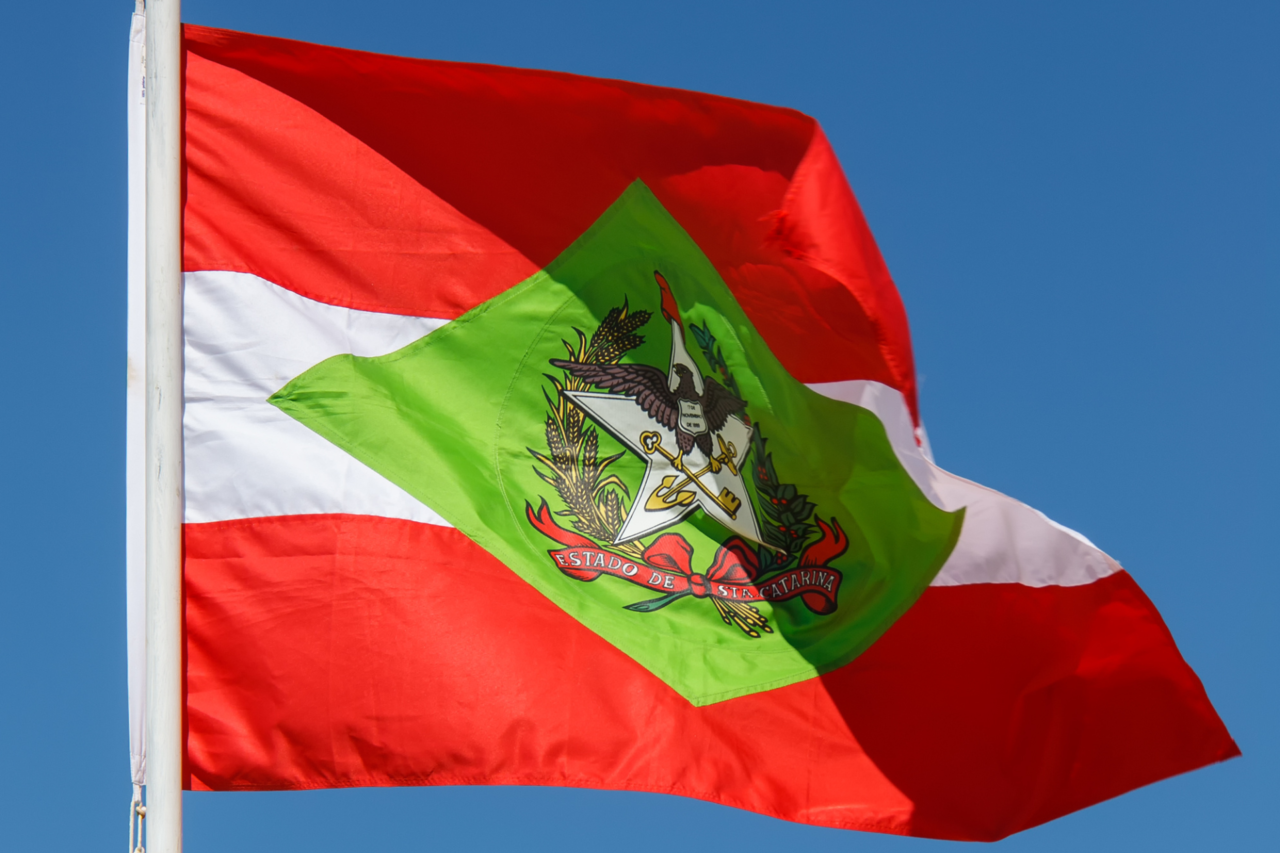 Proposta da LDO 2027 de Santa Catarina prevê orçamento de quase R$ 64 bilhões e mudanças nas regras de emendas parlamentares.