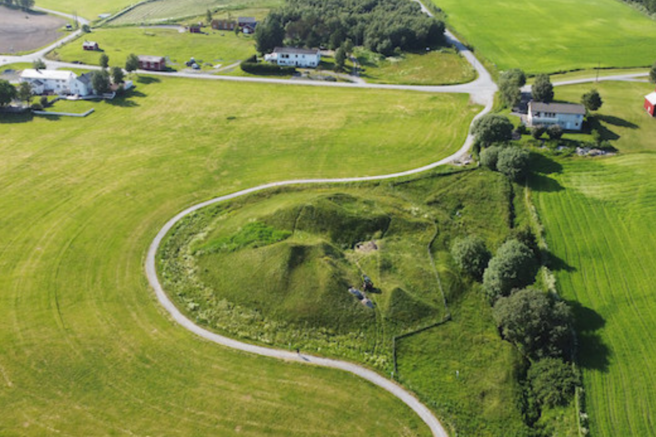 Sepultamento de navio na Noruega antecipa origem de tradições vikings