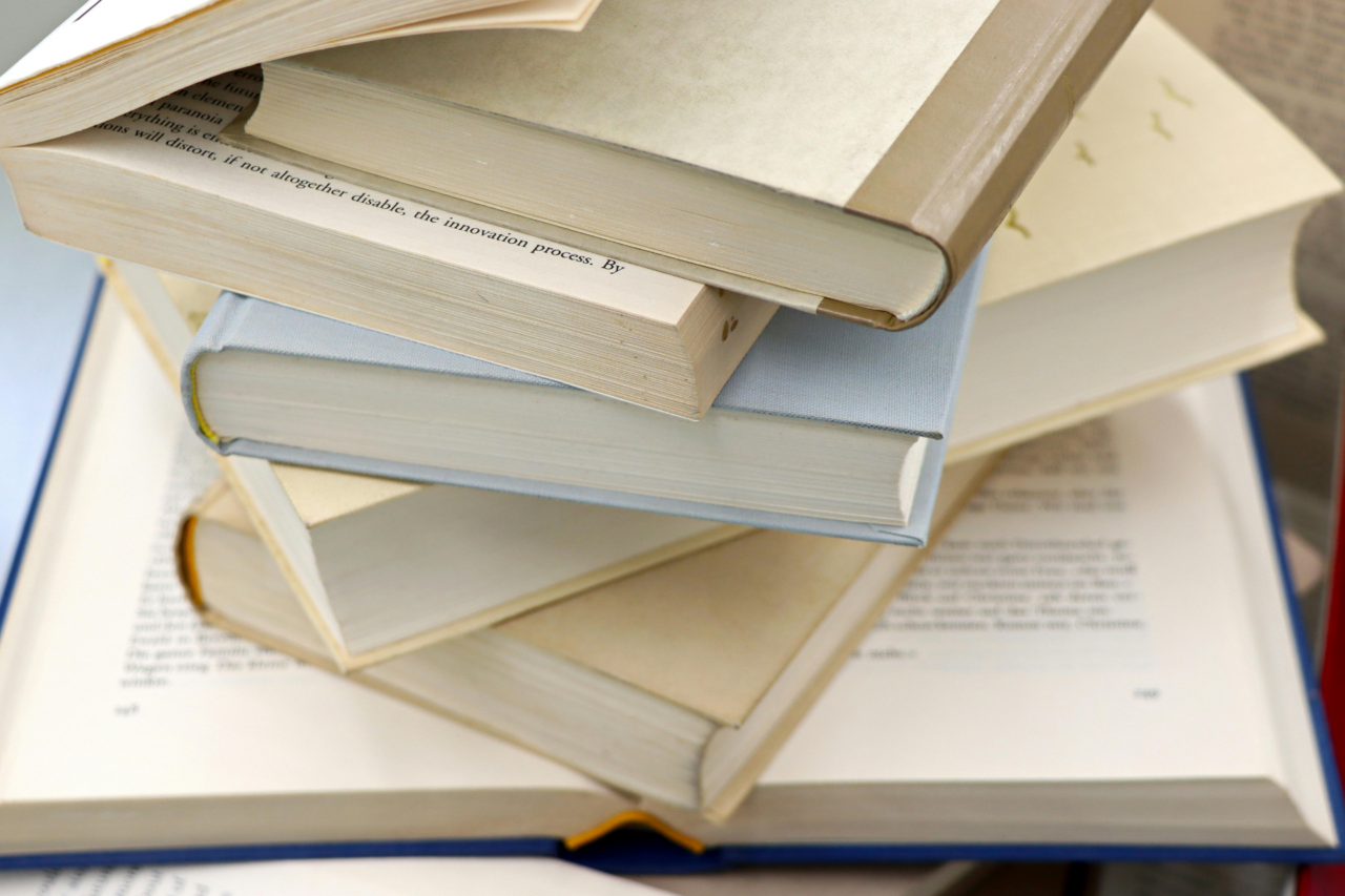 7 livros tão envolventes que fazem você esquecer o celular por horas