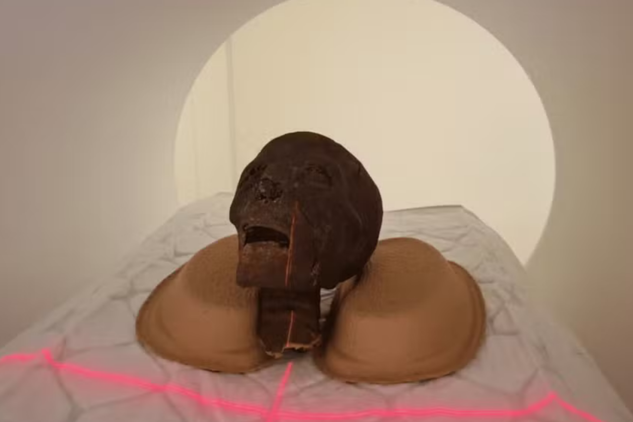 Tomografia revela detalhes inéditos de múmias egípcias