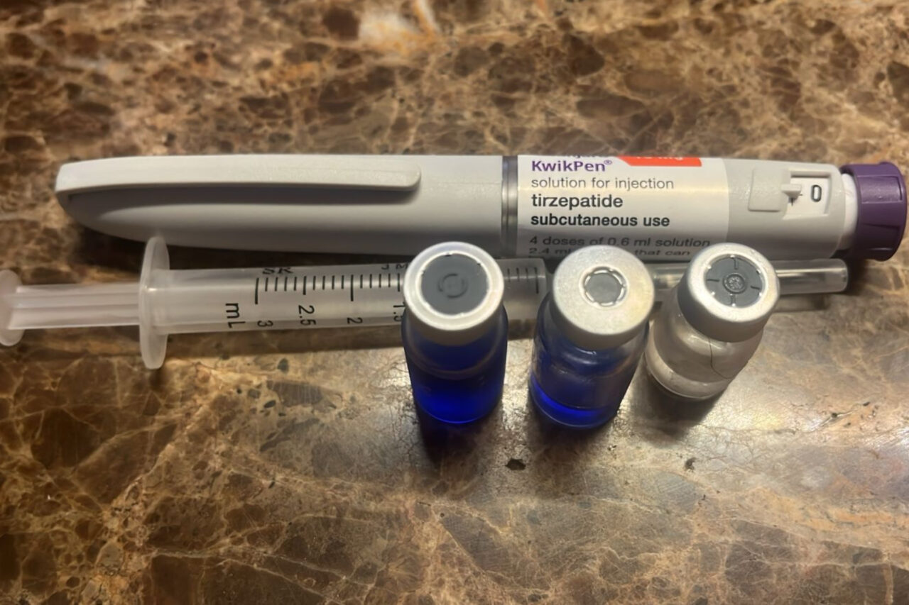 PF mira duas das principais cidades de SC na fabricação de falsas canetas emagrecedoras 5 A operação da PF denominada Operação Heavy Pen ocorre em 12 estados e mira a cadeia de produção e de distribuição irregular de falsas canetas emagrecedoras