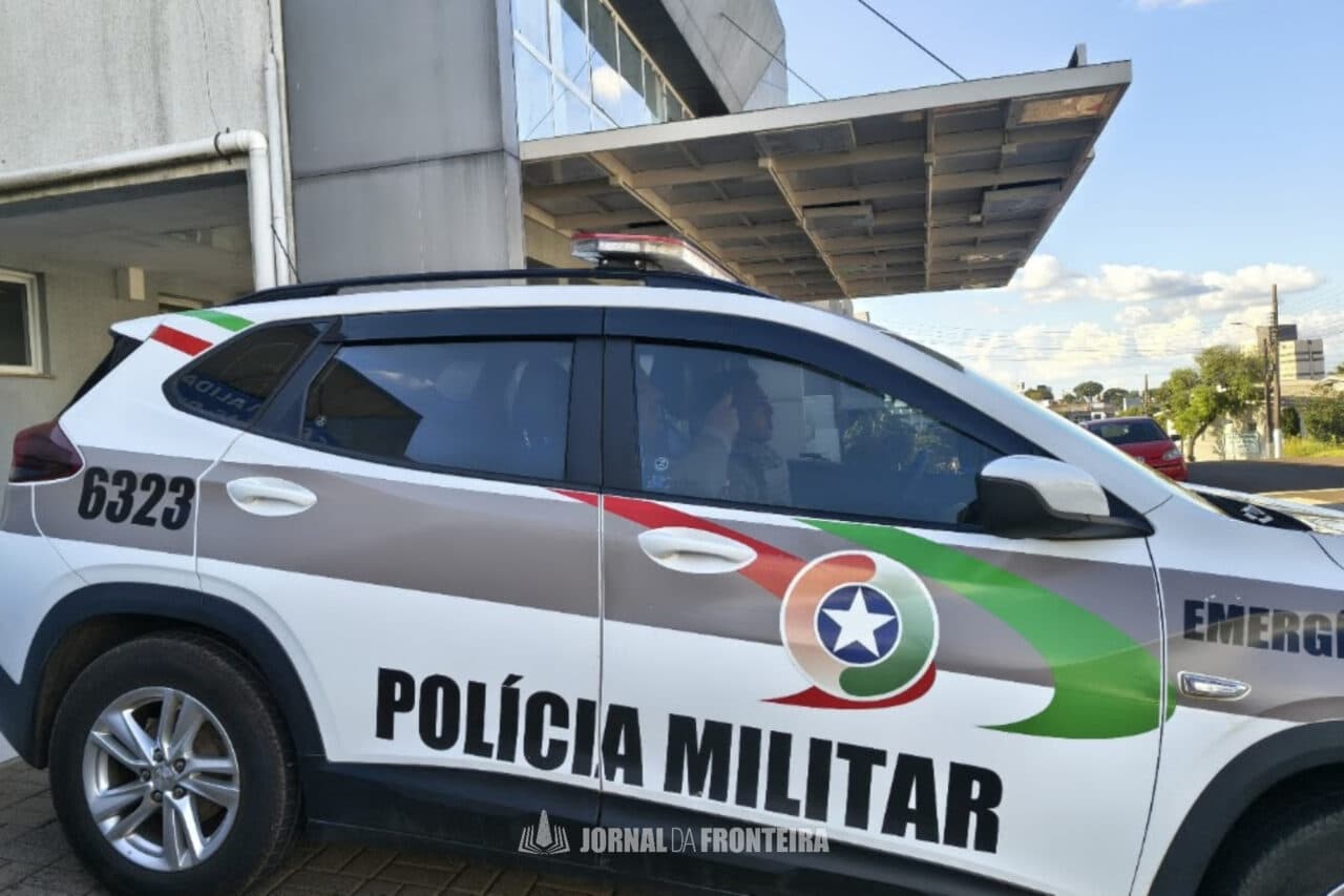 Homem é atingido por disparos durante tentativa de assalto na Av. Internacional, em Dionísio Cerqueira 3 Um homem de 66 anos e seu filho, de 18 anos, foram atraídos até a região de fronteira para realizar o câmbio de reais por pesos argentinos