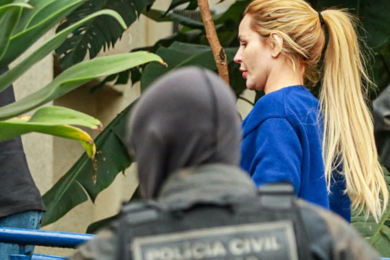 Bilhetes encontrados em presídio deram origem à investigação que levou à prisão de Deolane Bezerra 3 Bilhetes encontrados em presídio deram origem à investigação que levou à prisão de Deolane Bezerra