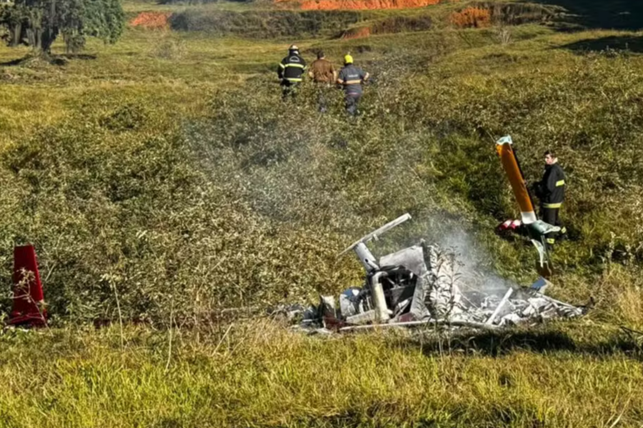 Helicóptero cai em Pomerode e piloto morre carbonizado após explosão