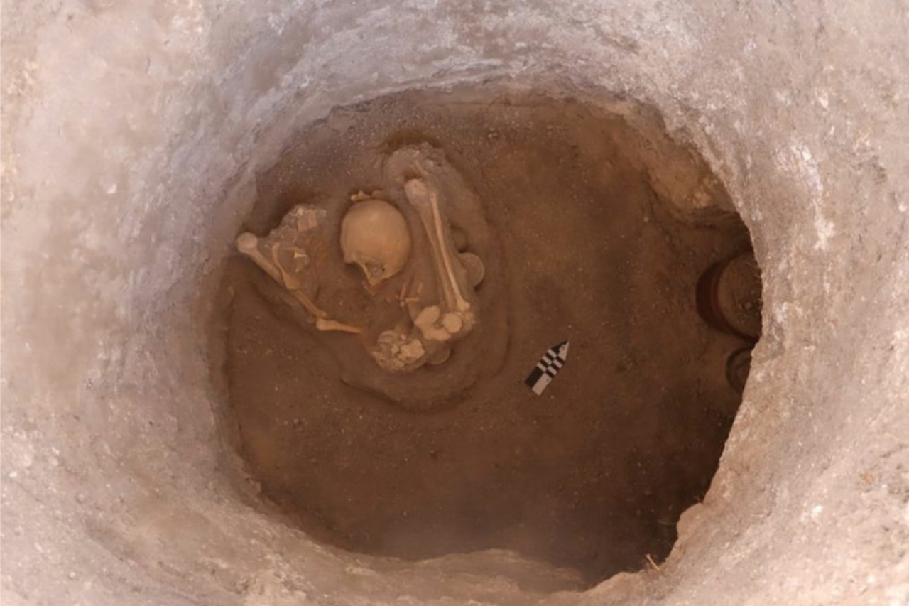 Arqueólogos encontram sepulturas de 1.500 anos e dezenas de artefatos em antiga cidade do México 3 helo 2 3