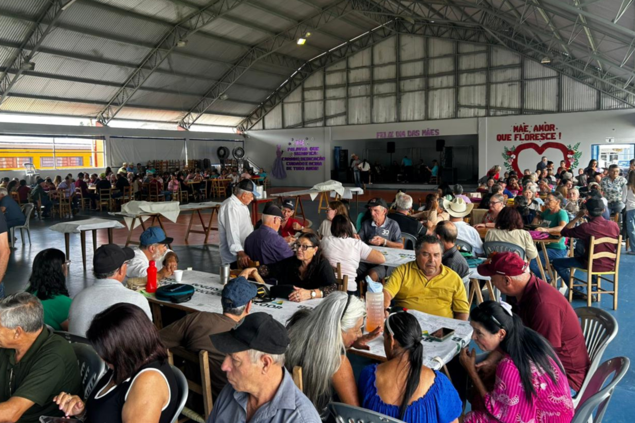 Bom Jesus do Sul celebra Dia das Mães com almoço especial para idosos 5 helo 22