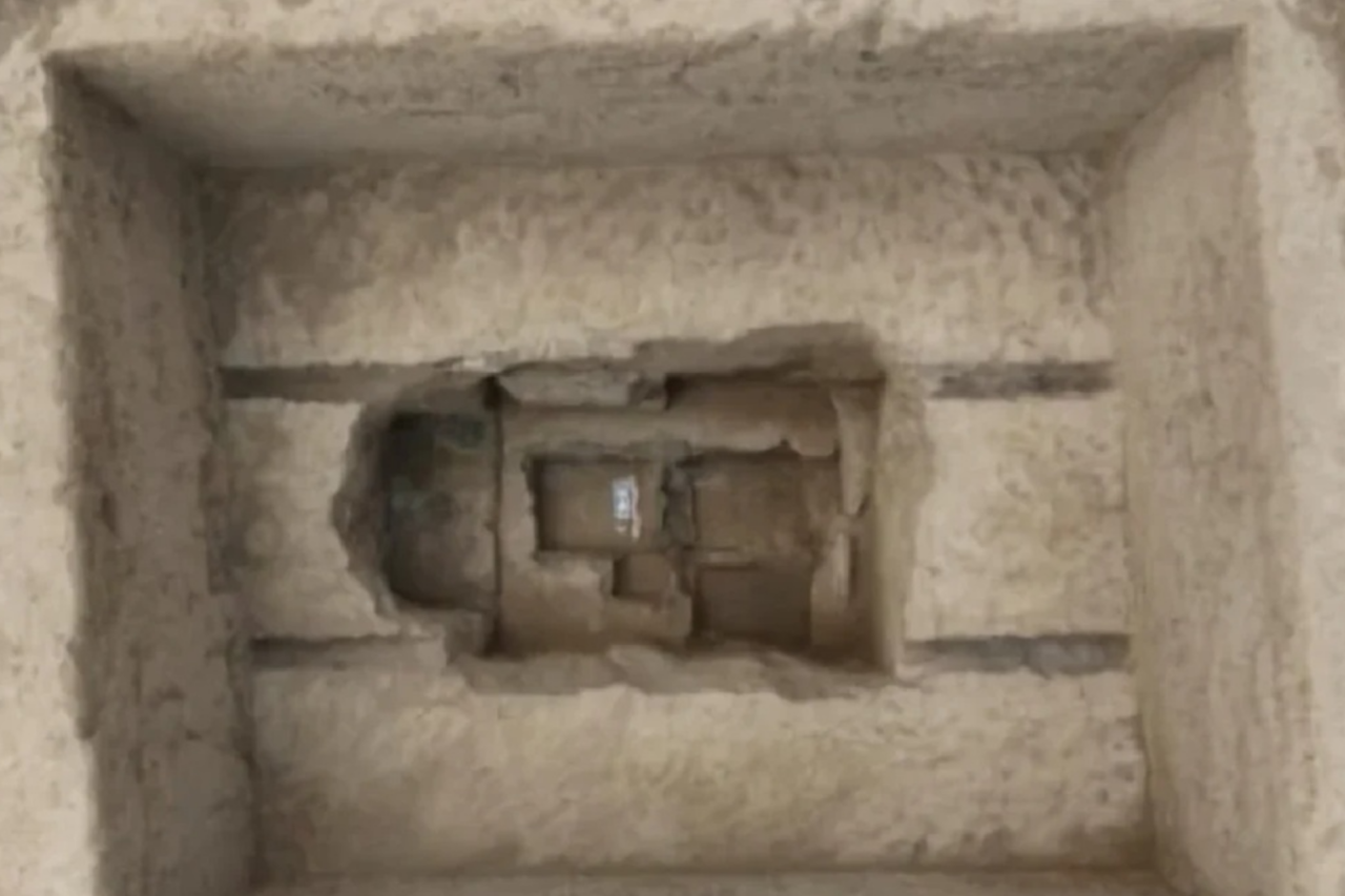 Garrafa com cerveja de 2.300 anos é encontrada dentro de tumba antiga na China