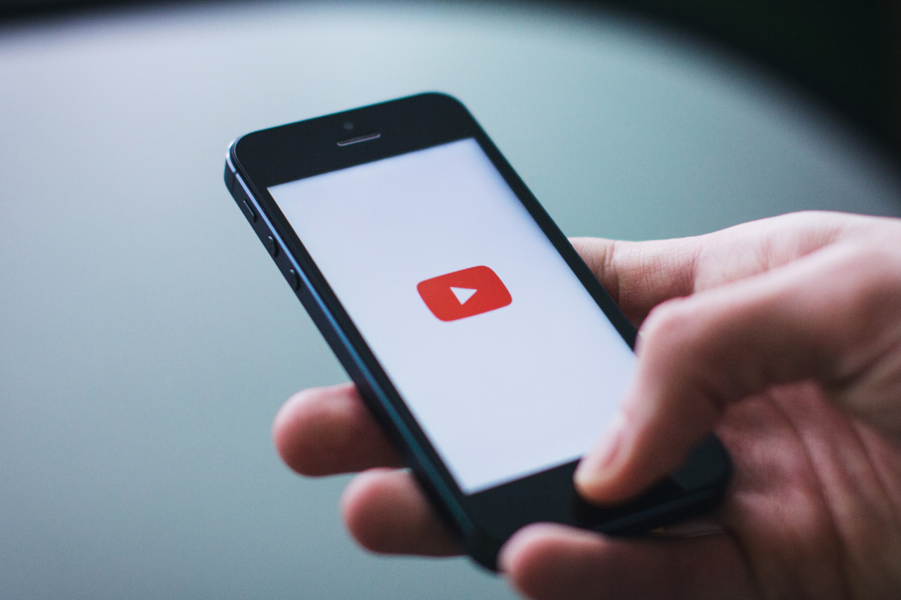 YouTube passa a identificar vídeos criados por inteligência artificial