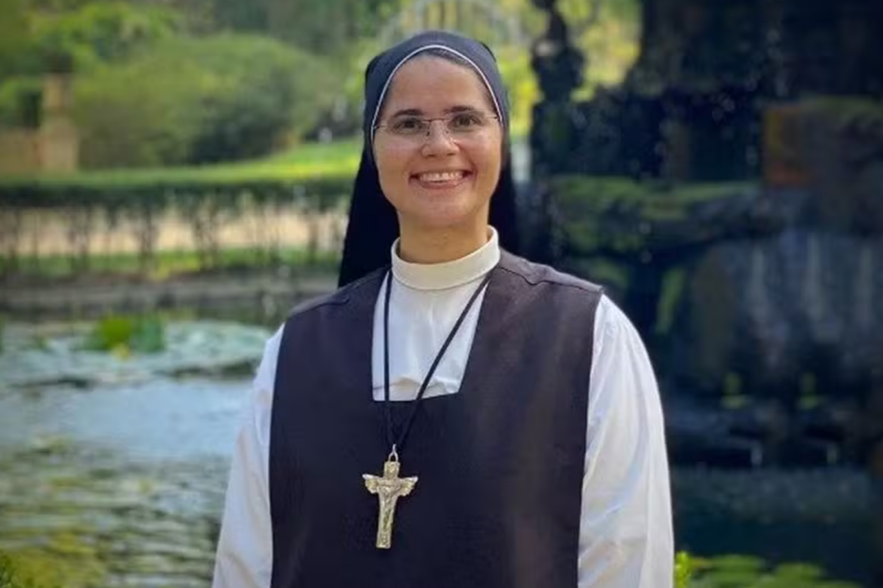 Freira brasileira morre afogada após entrar no mar para salvar colegas na Itália