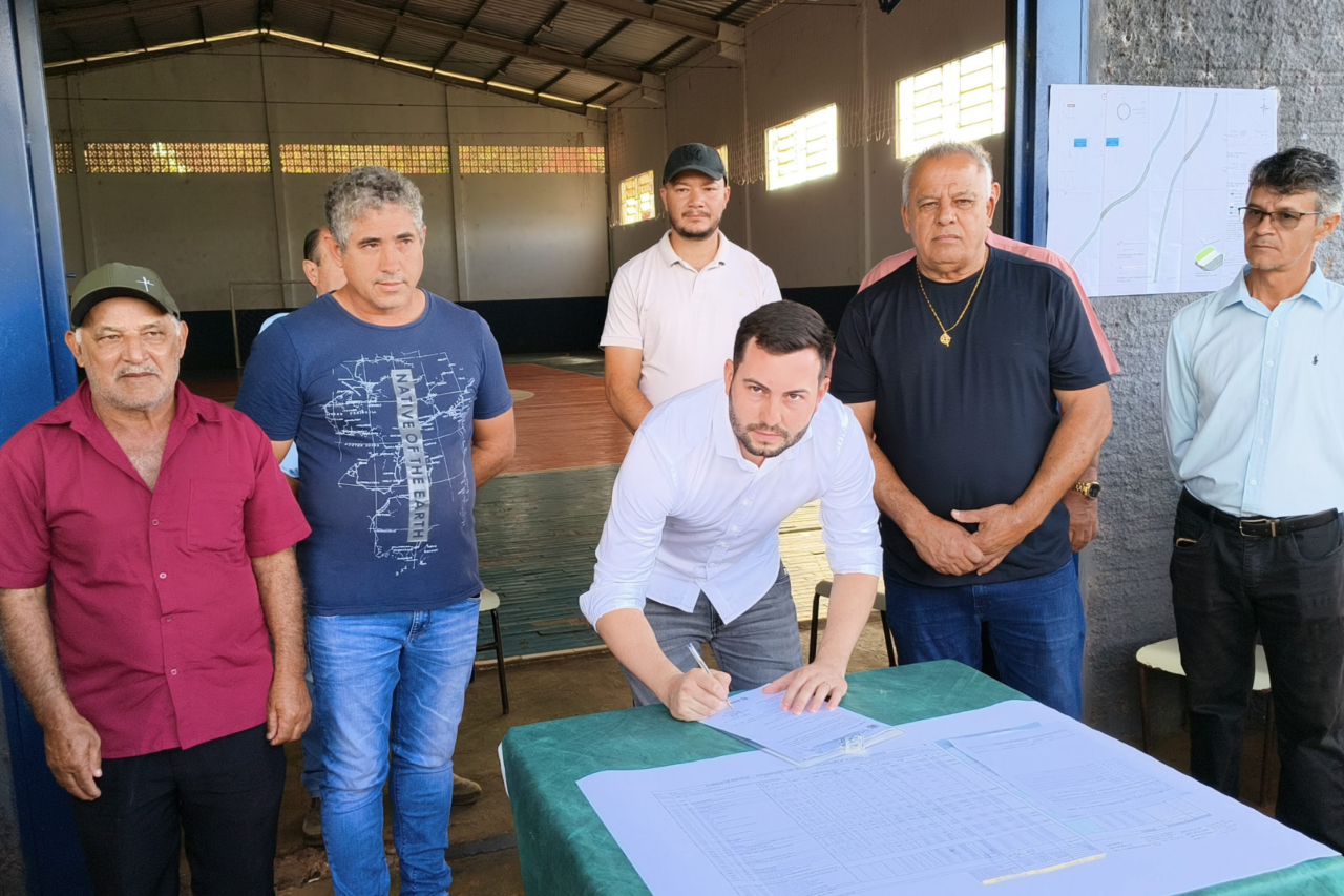 Assinada a Ordem de Serviço para asfaltamento entre São Roque, Linha Nova e ligação com a rodovia, em Barracão 3 Assinada a Ordem de Serviço para asfaltamento entre São Roque, Linha Nova e ligação com a rodovia, em Barracão