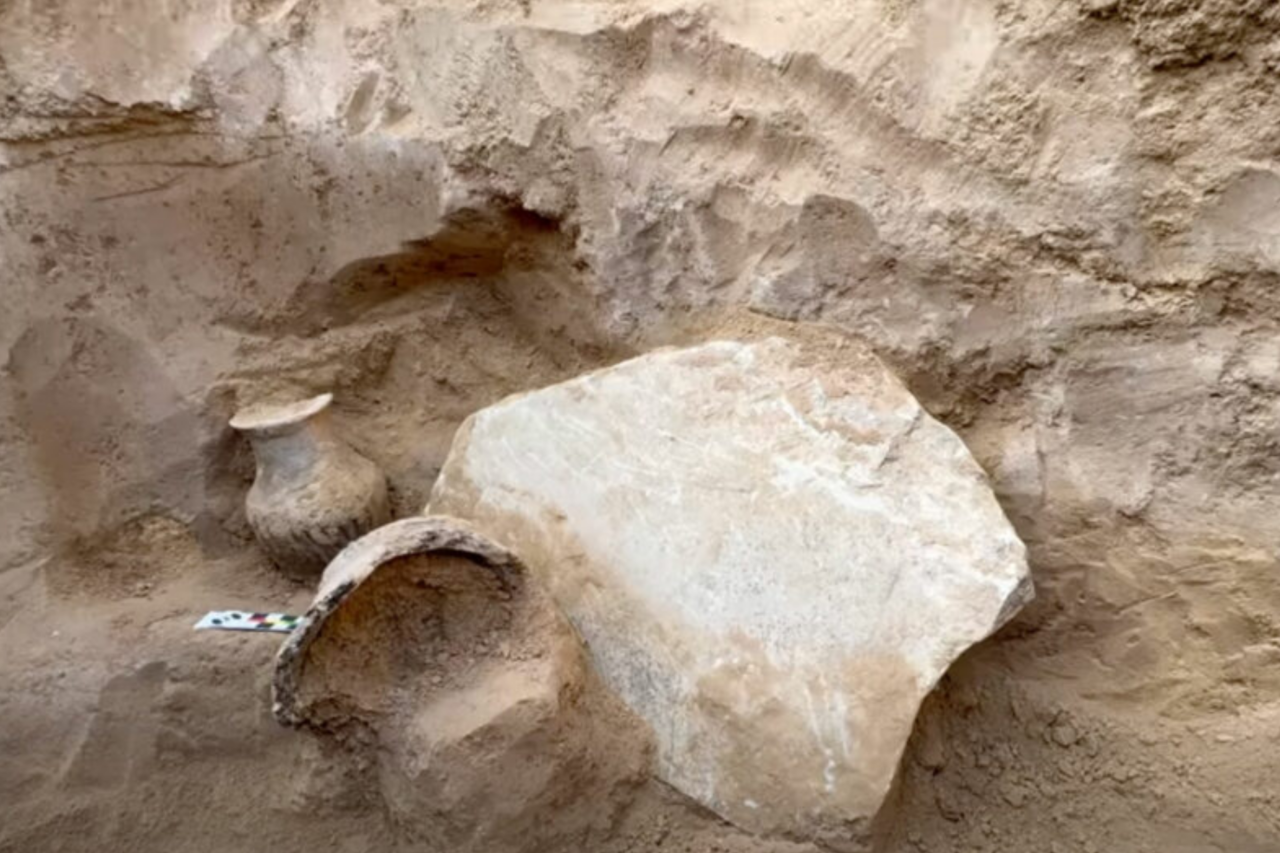 Arqueólogos encontram túmulo de 2,3 mil anos com objetos raros no leste da Moldávia 3 Arqueólogos encontram túmulo de 2,3 mil anos com objetos raros no leste da Moldávia