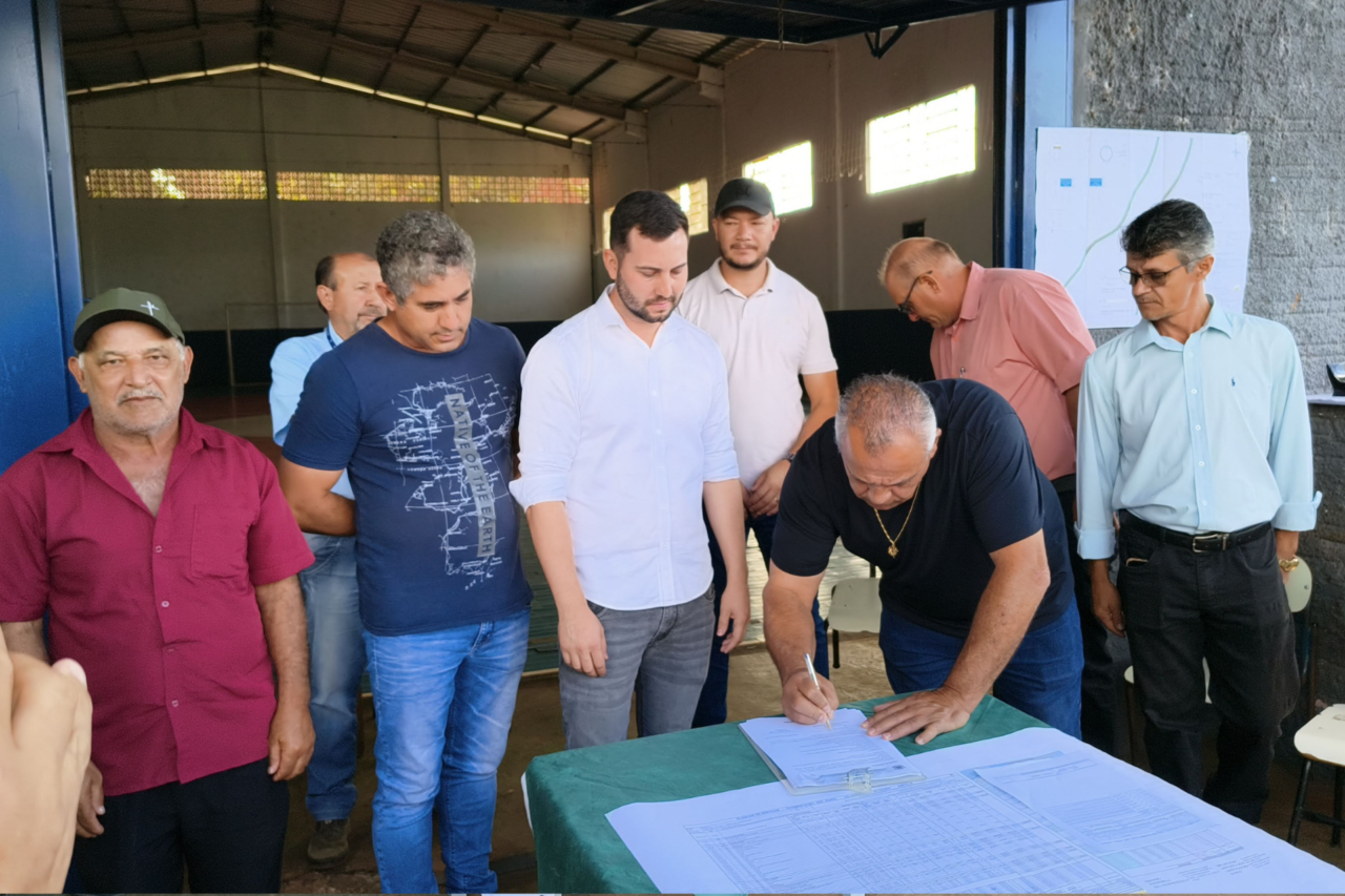 Assinada a Ordem de Serviço para asfaltamento entre São Roque, Linha Nova e ligação com a rodovia, em Barracão 7 Assinada a Ordem de Serviço para asfaltamento entre São Roque, Linha Nova e ligação com a rodovia, em Barracão