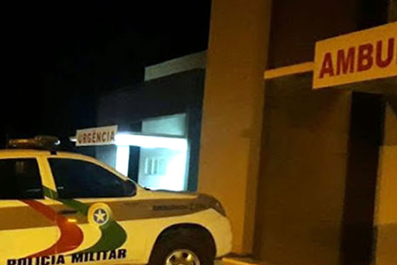 Mulher embriagada é socorrida após ser agredida durante discussão, em Dionísio Cerqueira 3 Aos policiais a mulher disse que estava em uma residência ingerindo bebida alcoólica com outras pessoas