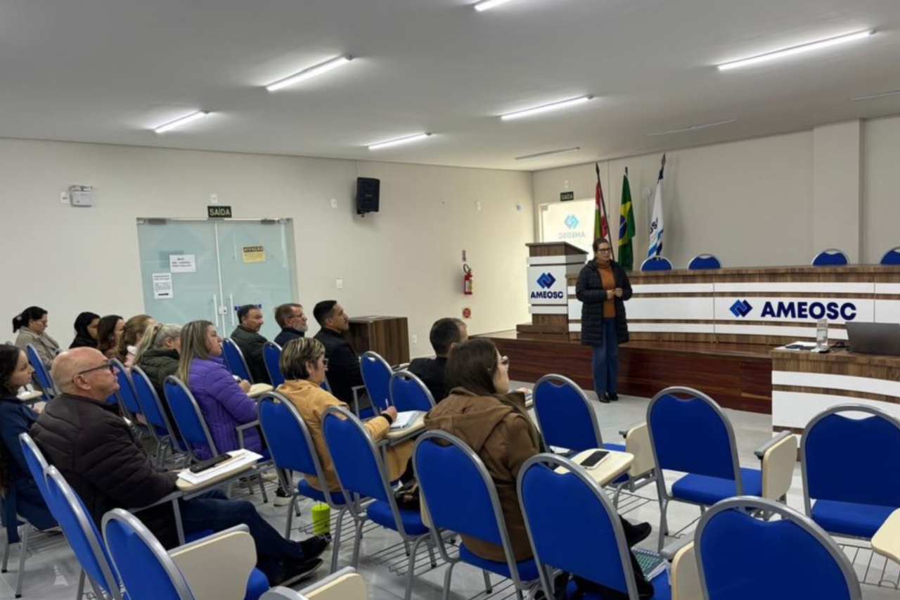 Colegiado de Turismo da AMEOSC debate planejamento regional e projeto Caminhos da Fronteira