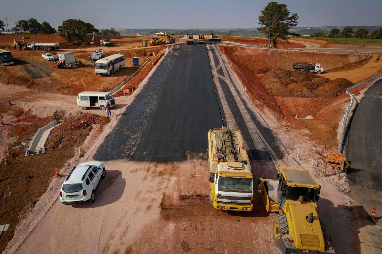 Paraná registra R$ 2,1 bilhões em investimentos e bate recorde histórico no primeiro quadrimestre