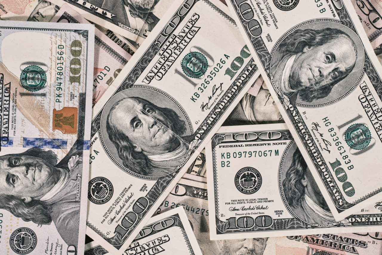 Dólar fecha a R$ 5,03 com redução das tensões no Oriente Médio; Bolsa recua 0,39% 17 Dólar fecha a R$ 5,03 com redução das tensões no Oriente Médio; Bolsa recua 0,39%