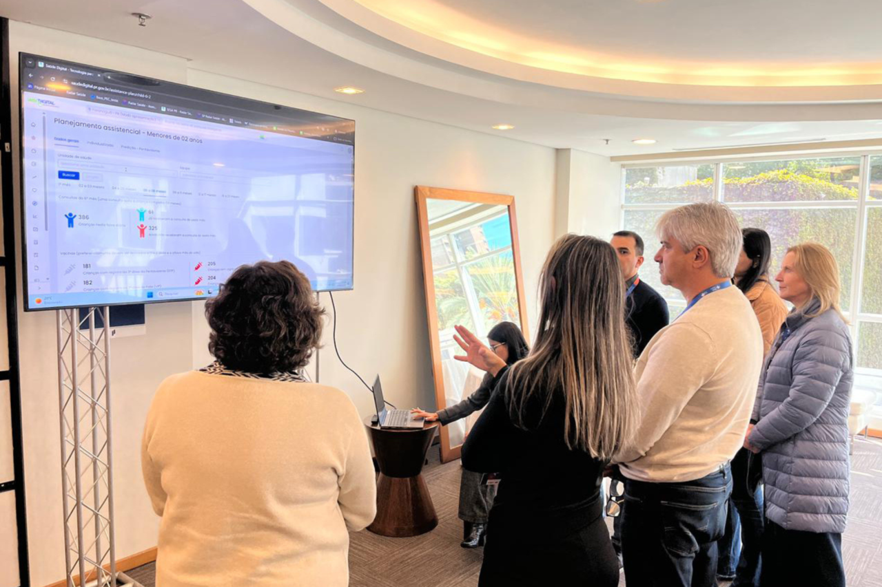 O Estado do Paraná apresenta tecnologia na área de saúde que já atende 399 municípios 3 O Estado do Paraná apresenta tecnologia na área de saúde que já atende 399 municípios