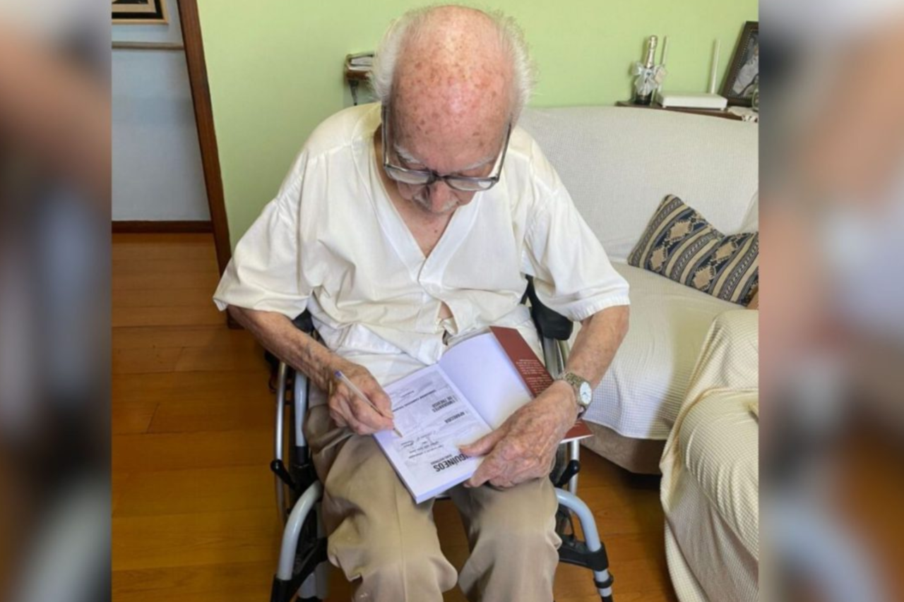 Escritor reconhecido pelo Guinness lança novo livro aos 104 anos em Santa Catarina 3 Escritor reconhecido pelo Guinness lança novo livro aos 104 anos em Santa Catarina
