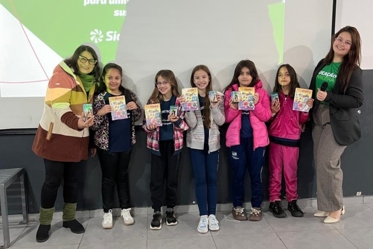 Alunos da Escola Castro Alves participam de palestra sobre educa&ccedil;&atilde;o financeira