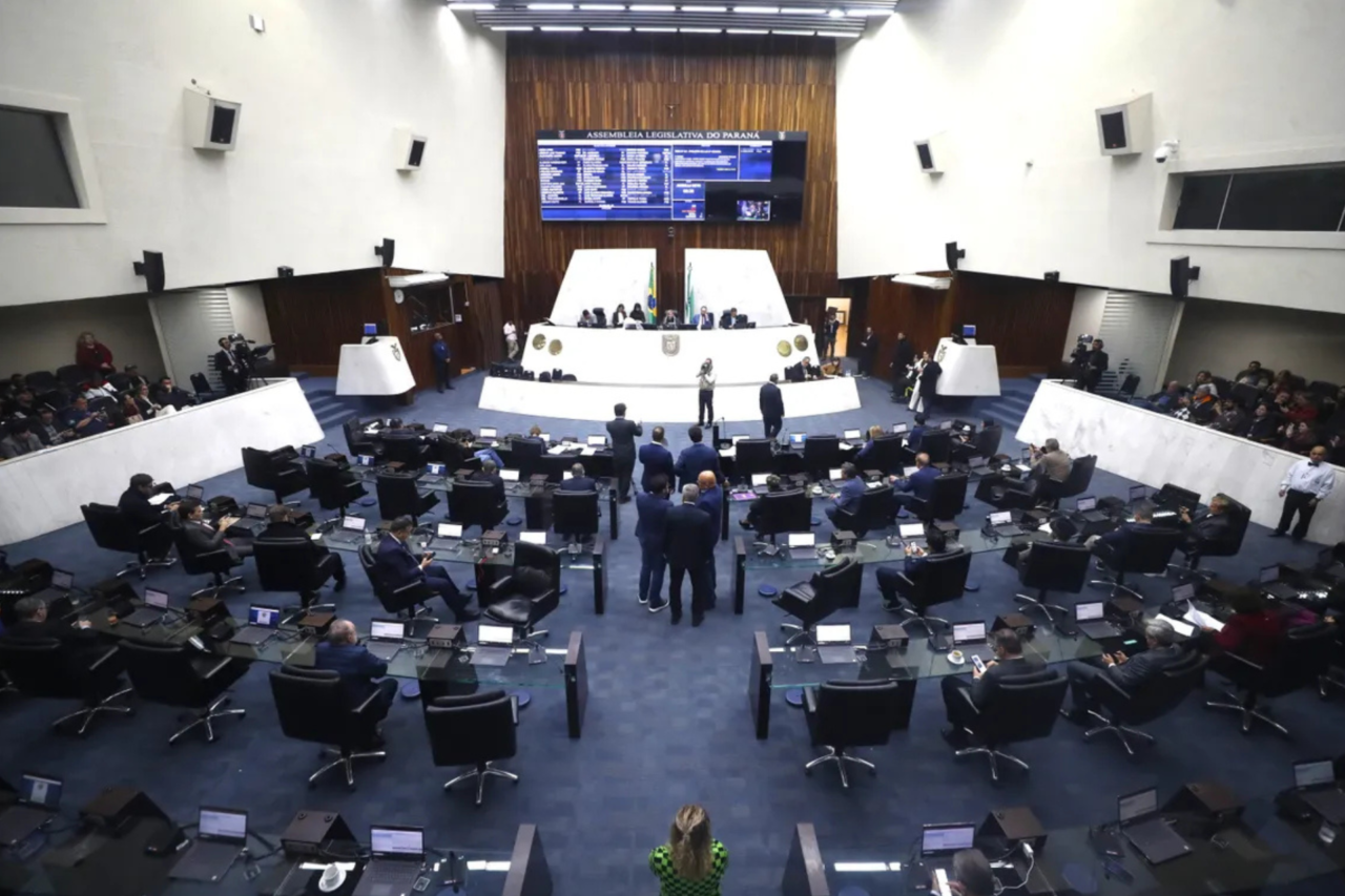 Assembleia aprova medidas para proteger indústria do Paraná de impactos do tarifaço dos EUA