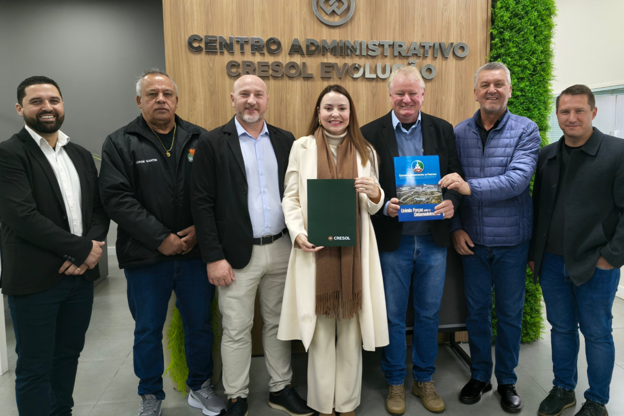 Bom Jesus do Sul concede título de Cidadão Honorário aos deputados Vermelho 3 Bom Jesus do Sul concede título de Cidadão Honorário aos deputados Vermelho