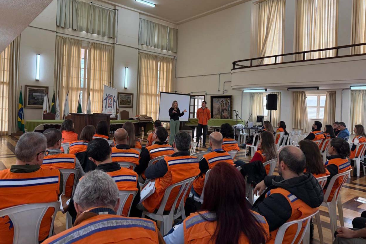 Programa Brigadas Escolares já capacitou mais de 94 mil profissionais para emergências no Paraná 5 Programa Brigadas Escolares já capacitou mais de 94 mil profissionais para emergências no Paraná