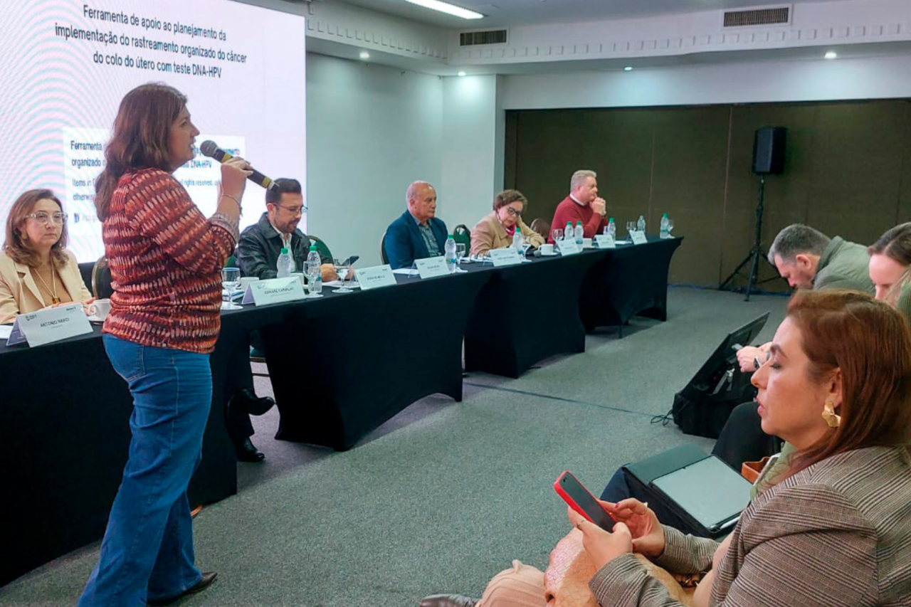 Paraná amplia exame de DNA-HPV para todos os municípios e reforça combate ao câncer de colo do útero
