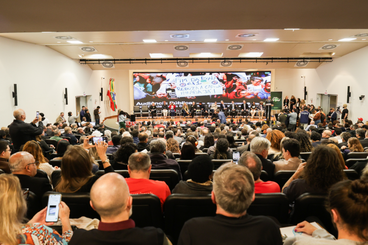 Audiência na Alesc debate redução da jornada de trabalho e possível fim da escala 6×1 4 Audiência na Alesc debate redução da jornada de trabalho e possível fim da escala 6×1