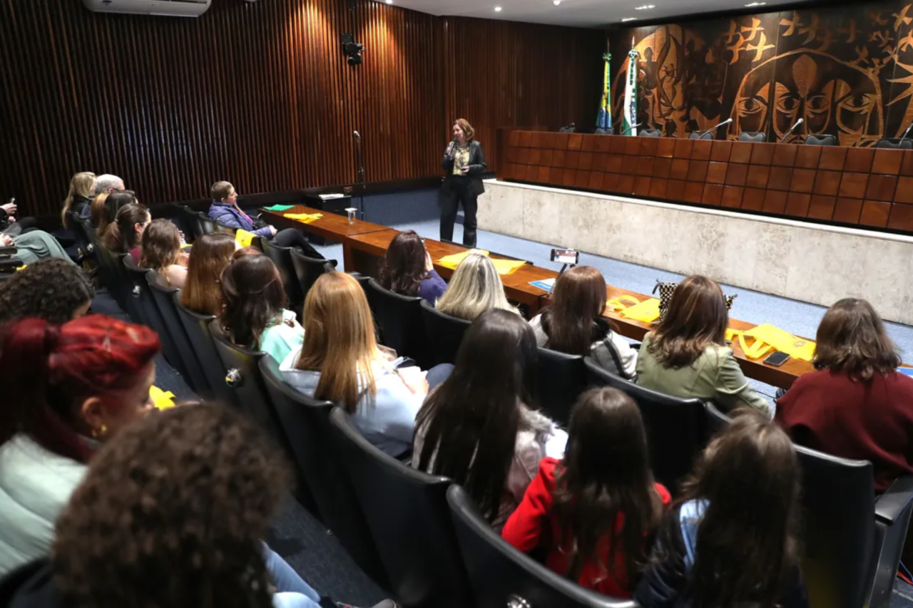 Simpósio na Assembleia do Paraná debate diagnóstico, inclusão alimentar e direitos de pessoas com doença celíaca 9 Simpósio na Assembleia do Paraná debate diagnóstico, inclusão alimentar e direitos de pessoas com doença celíaca