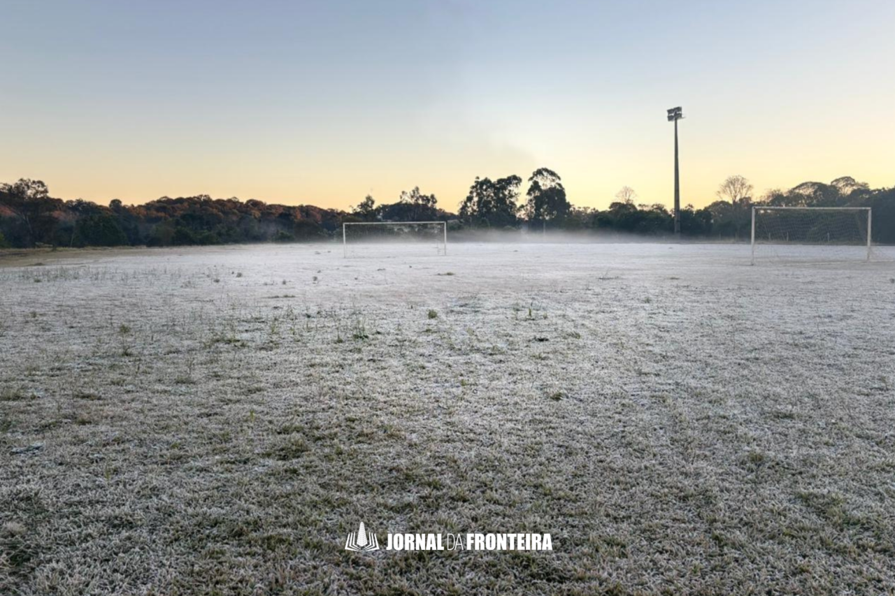 Frio de 2°C e geada cobrem Barracão nesta quarta-feira (24) 7 2 3