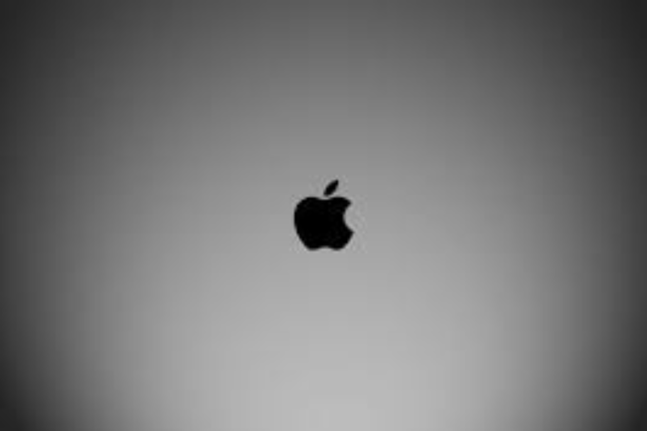 Primeiro iPhone dobrável pode ter dobradiça de metal líquido, apontam rumores 27 Heloisa L 2026 06 08T094203.123