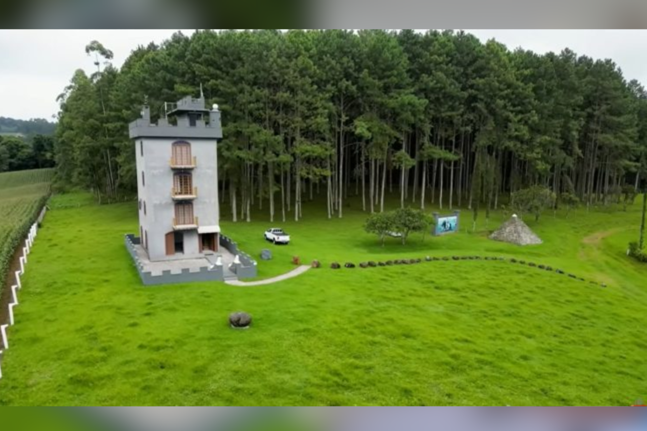 Agricultor constrói castelo em Taió para preservar memória da filha morta em acidente 3 Heloisa L 2026 06 24T084049.916