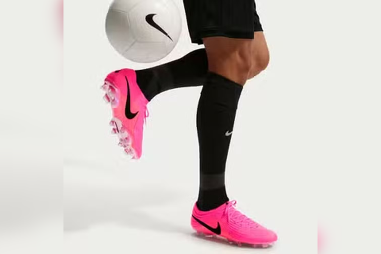 Chuteiras rosas chamam atenção na Copa e têm explicação na ciência das cores 23 Heloisa L 50