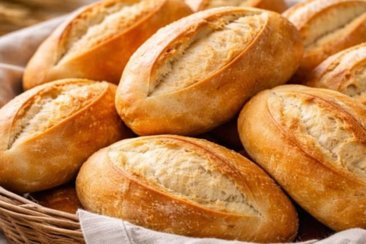 Anvisa alerta sobre substância que aparece na batata frita, pães, biscoitos e café 4 Presente em itens comuns da dieta, segundo a Anvisa, substância é mais frequente em alimentos fritos, assados ou tostados em excesso