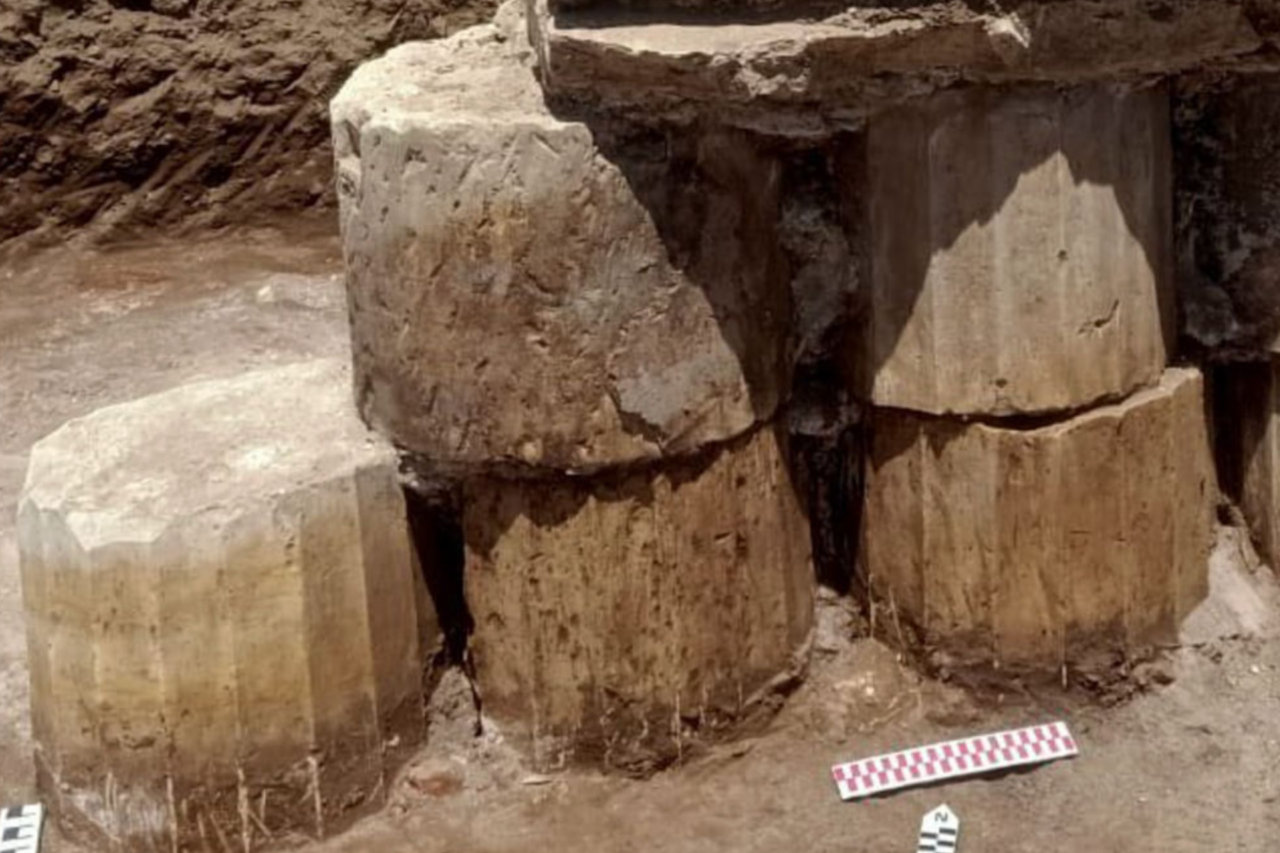 Descoberta no Egito revela bloco com nome de faraó e vestígios de diferentes civilizações