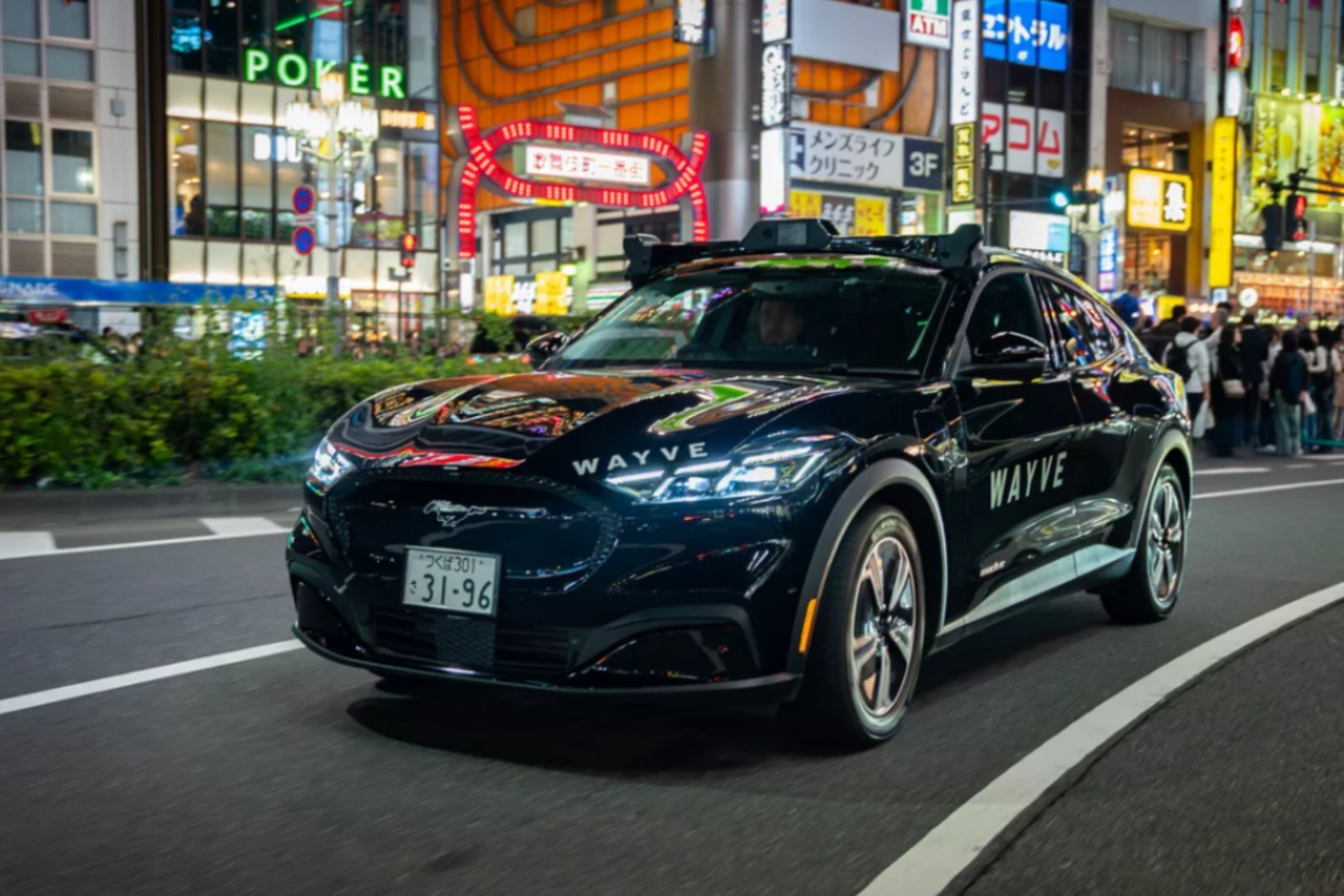 Parceria entre Uber, Stellantis e Wayve visa acelerar robotáxis autônomos de nível 4 1 helo 3 5