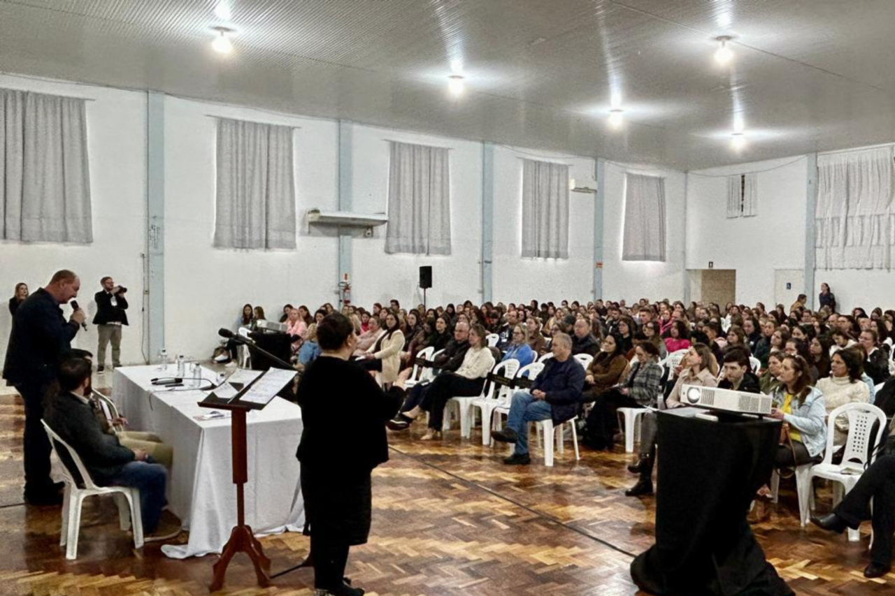 Mauro De Nadal destaca suas leis em seminário sobre o autismo 5 Mauro De Nadal destaca suas leis em seminário sobre o autismo