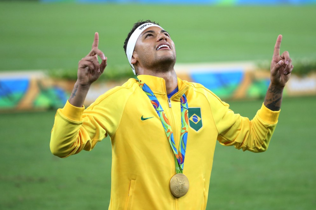 Neymar fará ressonância e pode voltar aos treinos com a seleção na próxima semana