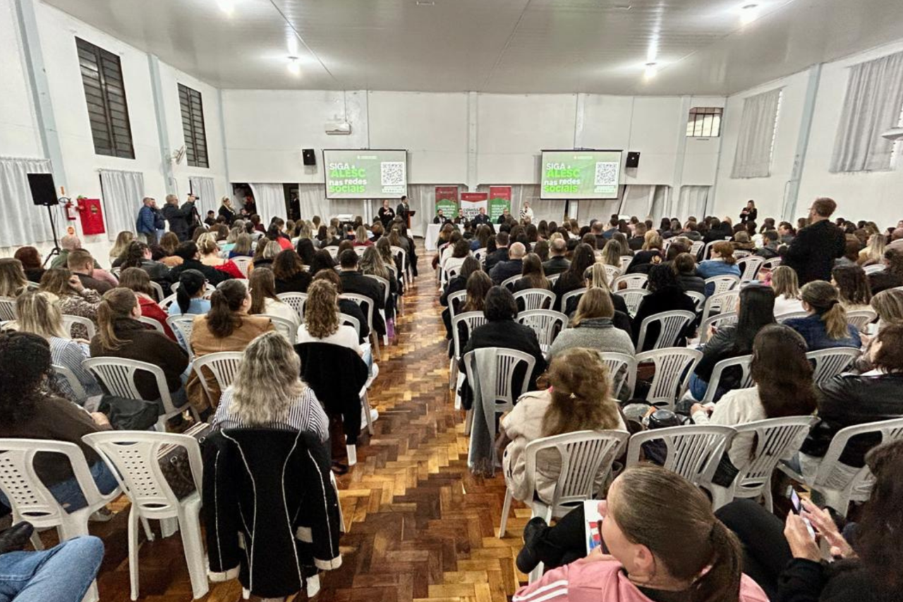 Mauro De Nadal destaca suas leis em seminário sobre o autismo 7 Mauro De Nadal destaca suas leis em seminário sobre o autismo