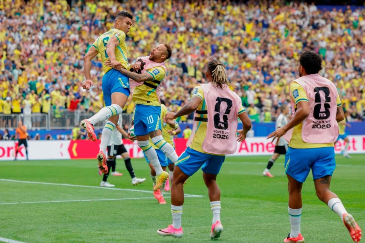 Brasil vira sobre o Japão nos acréscimos e garante vaga nas oitavas da Copa do Mundo 3 Brasil vira sobre o Japão nos acréscimos e garante vaga nas oitavas da Copa do Mundo