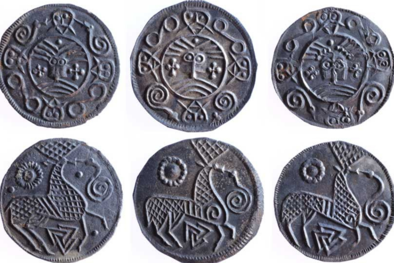 Moedas vikings encontradas na Dinamarca podem ter sido feitas com prata islâmica 3 Moedas vikings encontradas na Dinamarca podem ter sido feitas com prata islâmica
