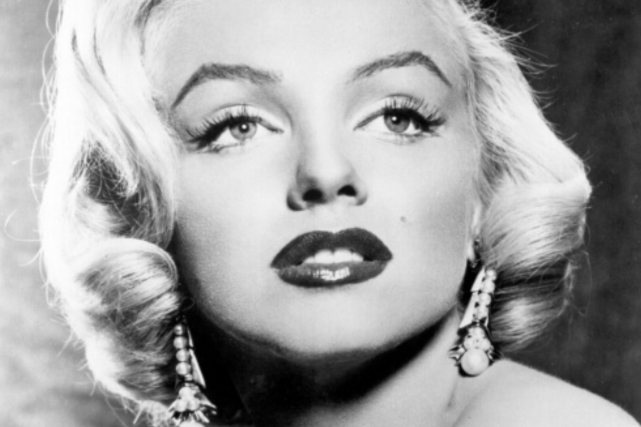 Uma mulher muito além do glamour de Hollywood: Biblioteca de Marilyn Monroe tinha mais de 400 livros 1 Uma mulher muito além do glamour de Hollywood: Biblioteca de Marilyn Monroe tinha mais de 400 livros