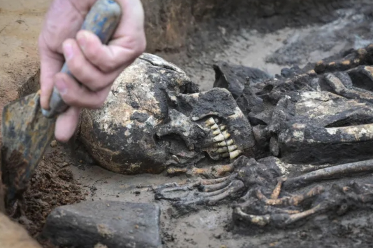 Sepultamento de 5 mil anos em antigo forno levanta hipótese de sacrifício humano na Alemanha 3 Sepultamento de 5 mil anos em antigo forno levanta hipótese de sacrifício humano na Alemanha